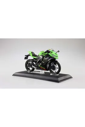 KAWASAKI NINJA ZX-25R LIME GREEN X EBONY VERSION FIGURA 16,5 CM YAMAHA 1/12 SCALE