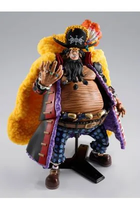MARSHALL D. TEACH FOUR EMPERORS FIGURA 24,5 CM ONE PIECE S.H FIGUARTS