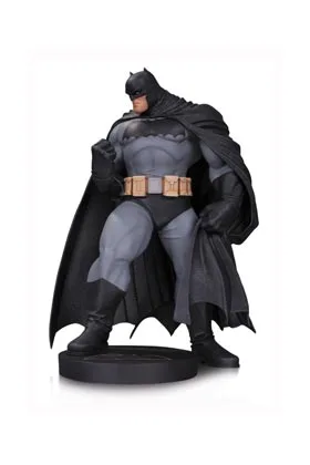 BATMAN BY ANDY KUBERT ESTATUA 30 CM BATMAN DC COMIC S DESIGNER SERIES