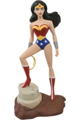 WONDER WOMAN ESTATUA 23 CM THE ANIMATED SERIES FEMME FATALES ACTION FIGURE UNIVERSO DC