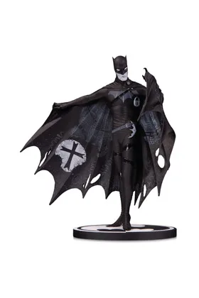 BATMAN B&W BLACK AND WHITE BY GERARD WAY ESTATUA 19.5 CM BATMAN UNIVERSO DC