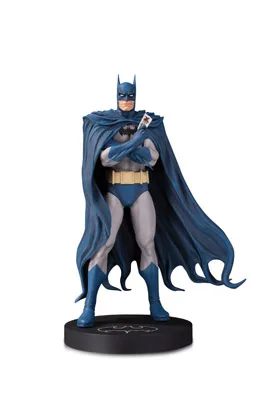 BATMAN BY BRIAN BOLLAND MINI ESTATUA 18 CM BATMAN DC DESIGNER SERIES