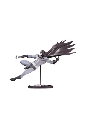 BATMAN B&W BLACK AND WHITE BY DOUG MAHNKE ESTATUA 18.5 CM BATMAN UNIVERSO DC