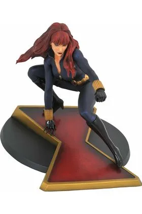 BLACK WIDOW ESTATUA 15 CM DIORAMA MARVEL GALLERY FEMME FATALES