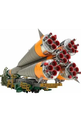SOYUZ ROCKET & TRANSPORT TRAIN FIG 32 CM 1/150  PLASTIC MODEL KIT MODEROID