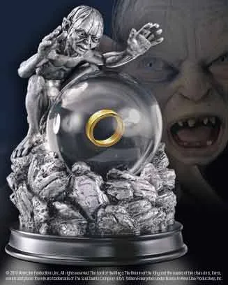 GOLLUM CON ANILLO EN ESFERA DE CRISTAL ESCULTURA DE 18 CM, ESDLA
