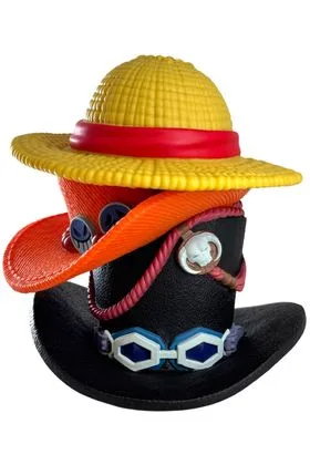 PILA DE SOMBREROS HUCHA 16 CM ONE PIECE