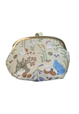 UN MOMENTO EN OTONO MONEDERO MI VECINO TOTORO